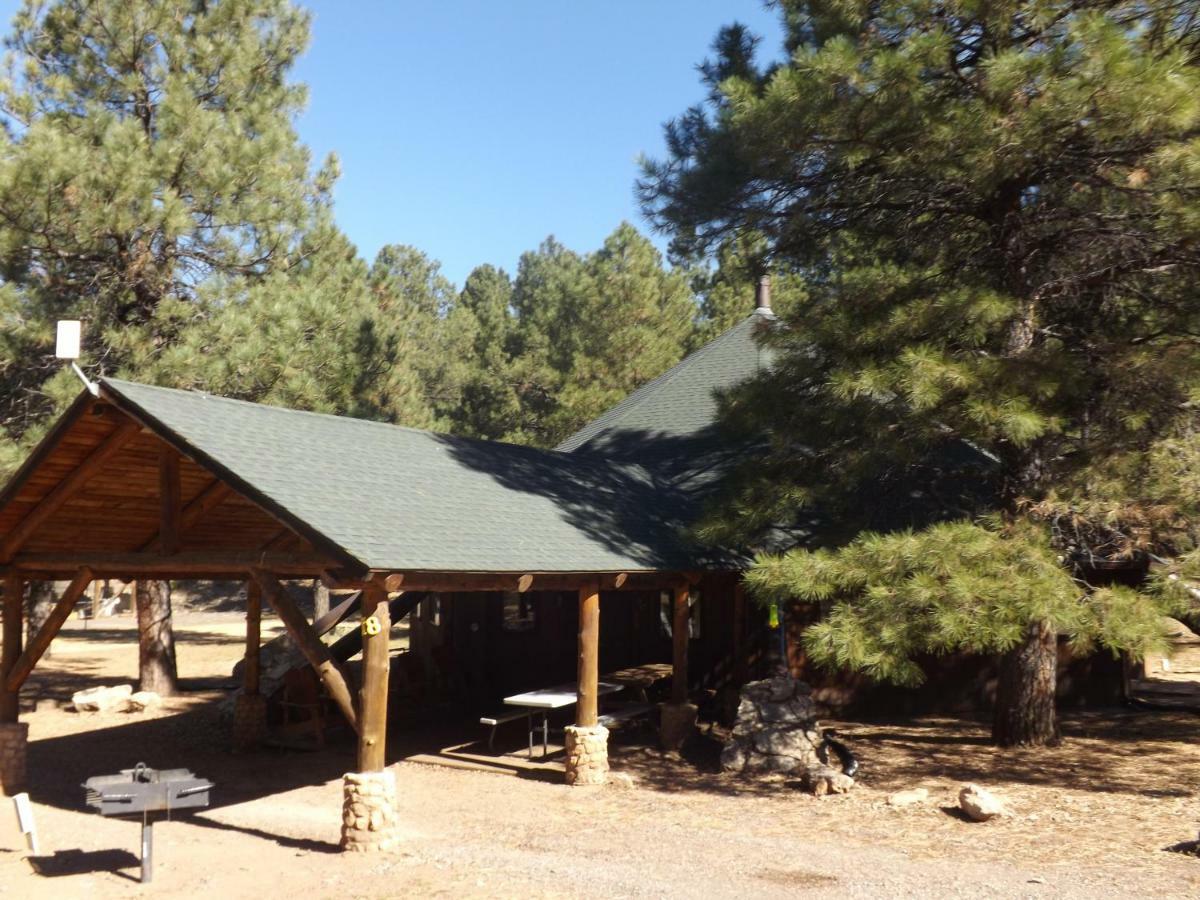 Arizona Mountain Inn & Cabins سارية العلم المظهر الخارجي الصورة