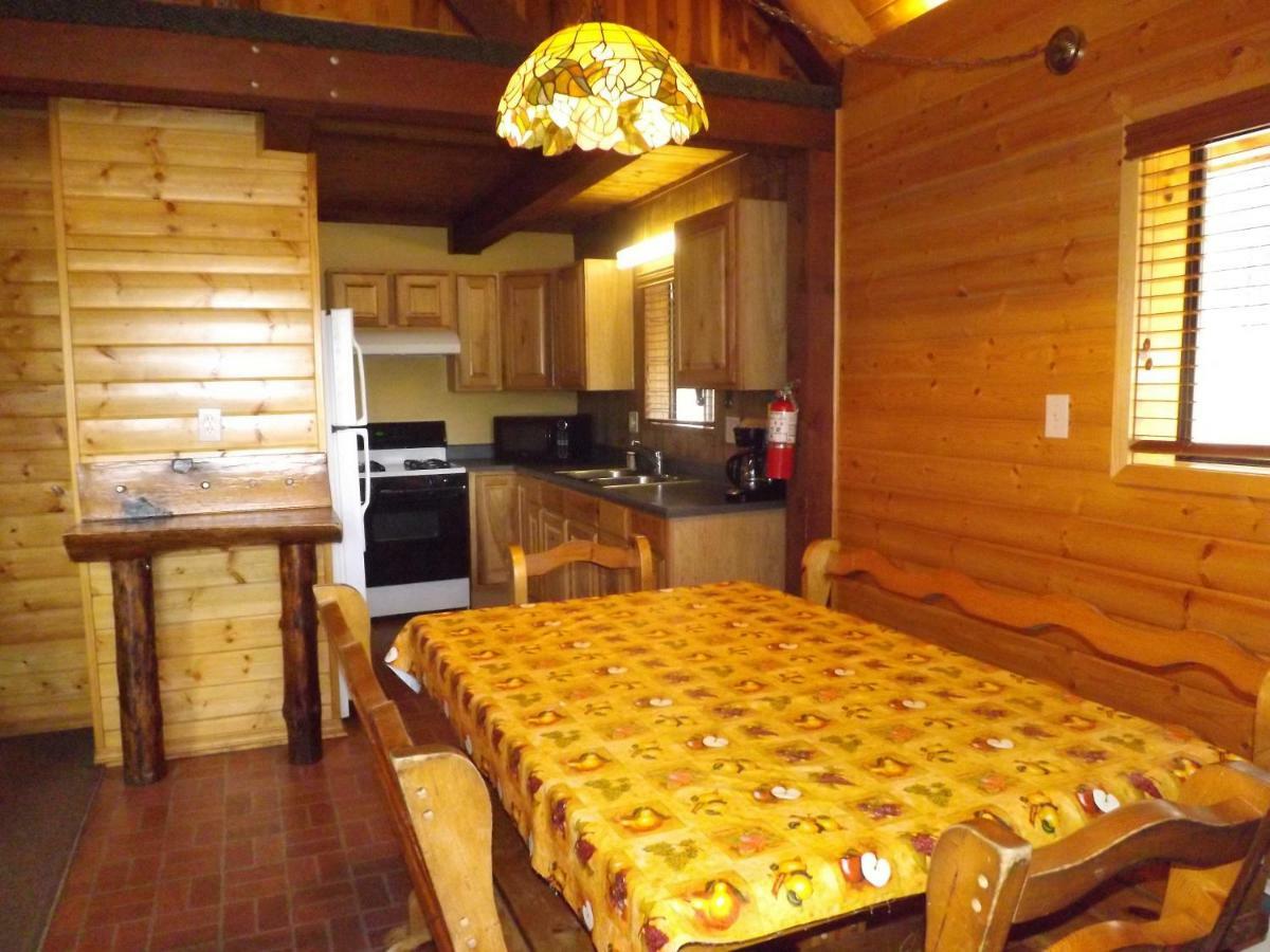 Arizona Mountain Inn & Cabins سارية العلم المظهر الخارجي الصورة